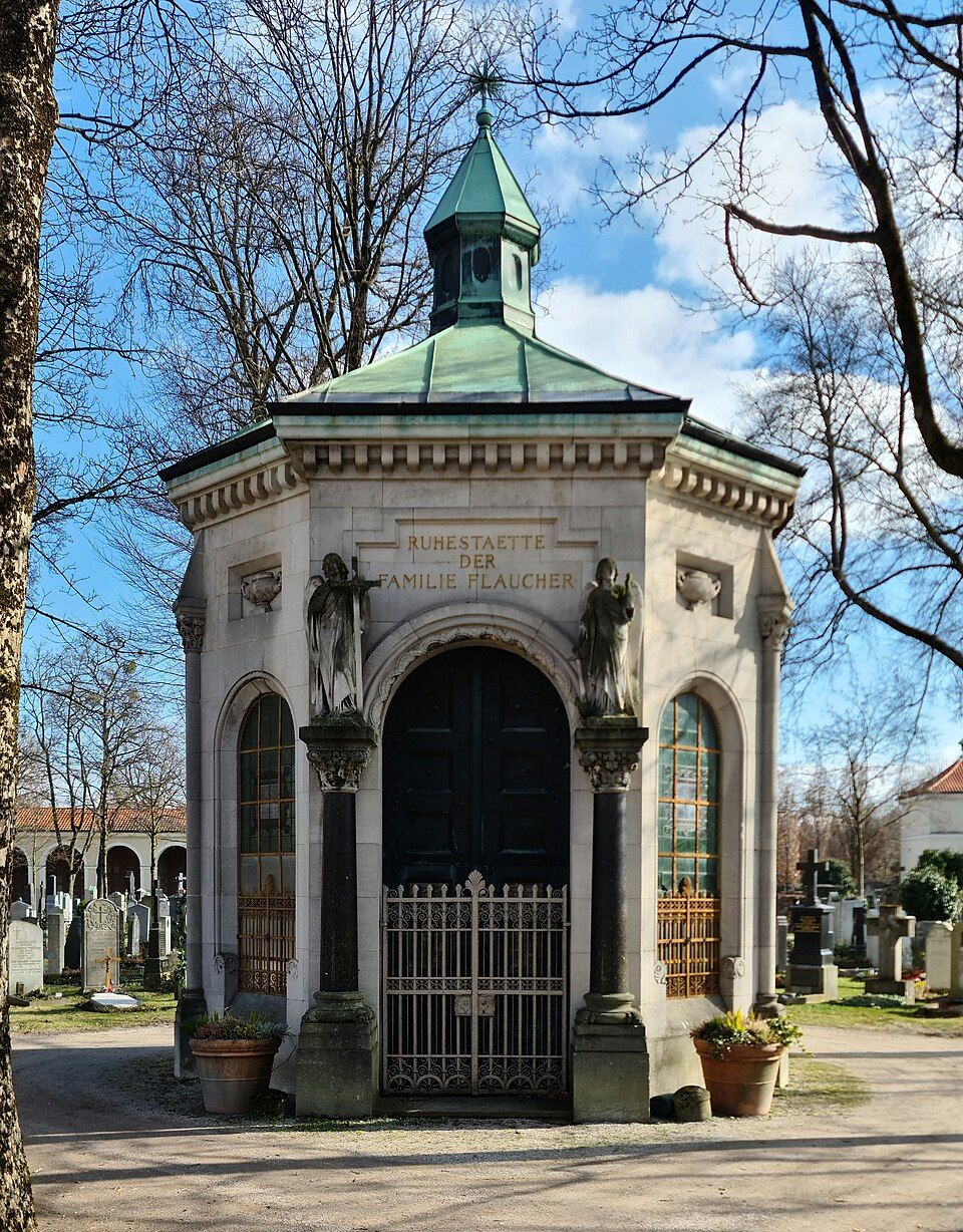 Grabkapelle der Familie Flaucher auf dem Nordfriedhof München