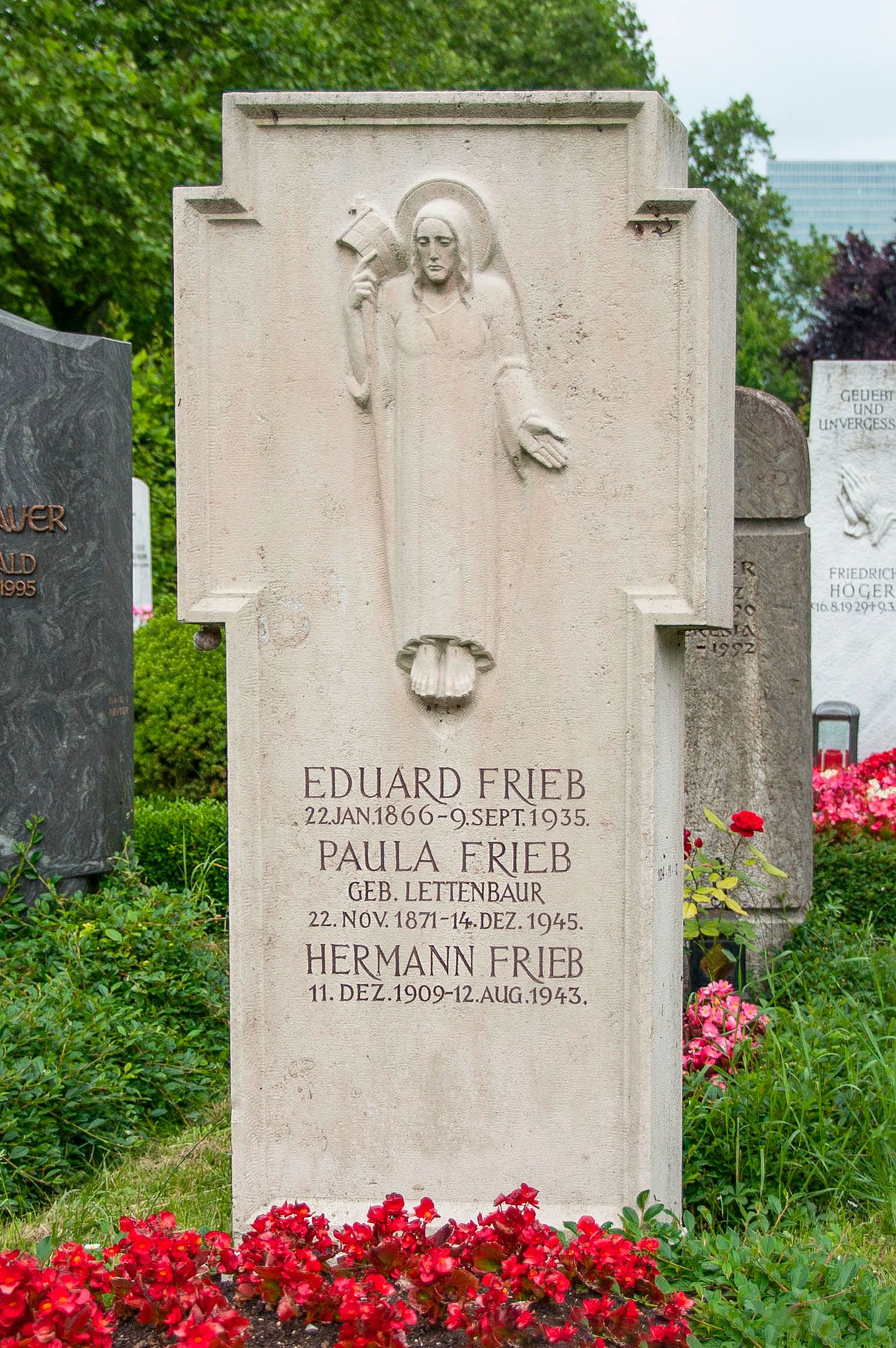 Familiengrab von Hermann Frieb auf dem Nordfriedhof München