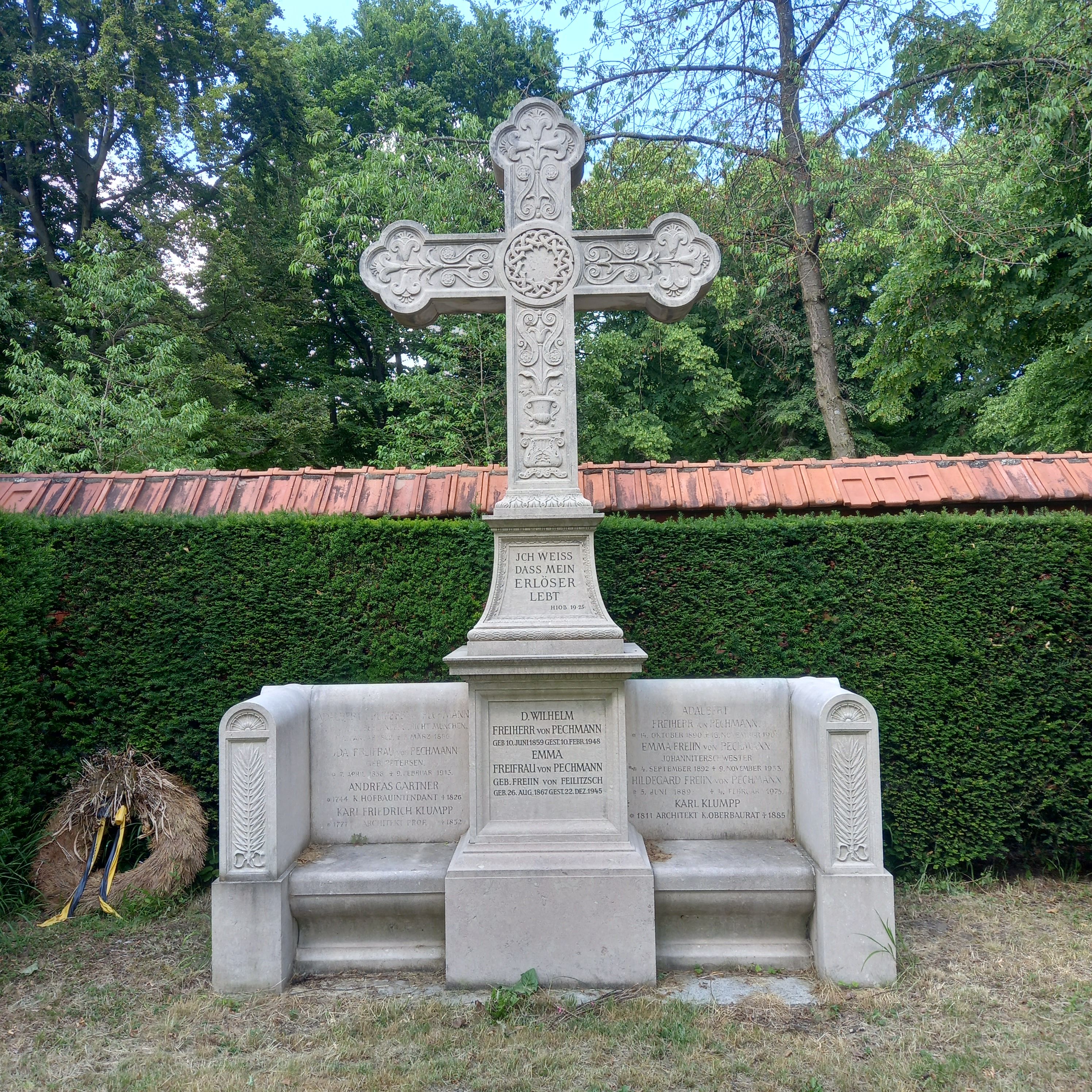 Familiengrab von Wilhelm Freiherr von Pechmann auf dem Nordfriedhof München